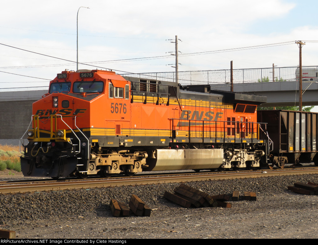 BNSF 5676